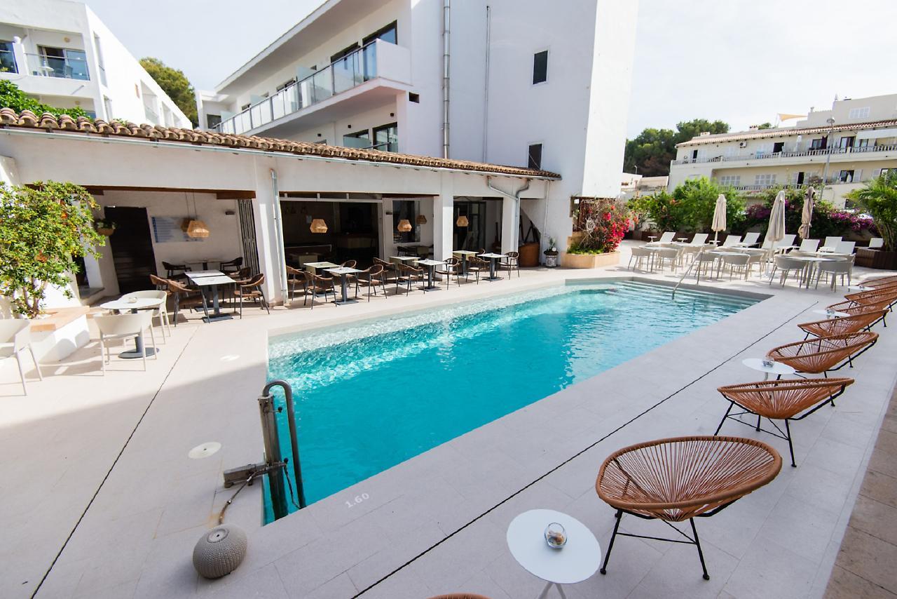 Petit Garden Hotel By Flacalco Cala Ratjada  Exterior photo